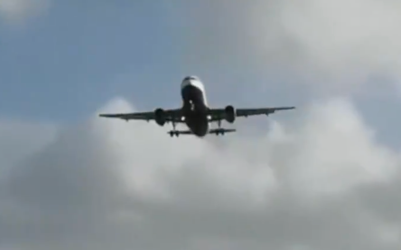 Planes struggle to land at Heathrow amid Storm Eunice