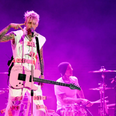 Man exposes Machine Gun Kelly for not being able to play the guitar