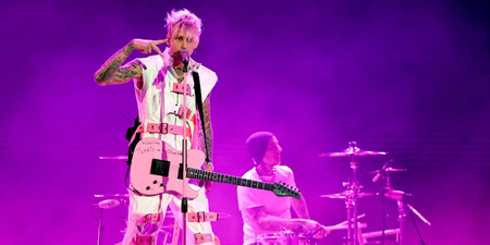 Man exposes Machine Gun Kelly for not being able to play the guitar