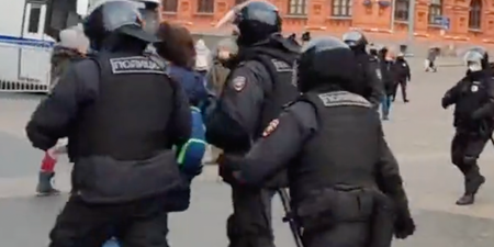 Video shows how many seconds it takes to be arrested for protest in Russia