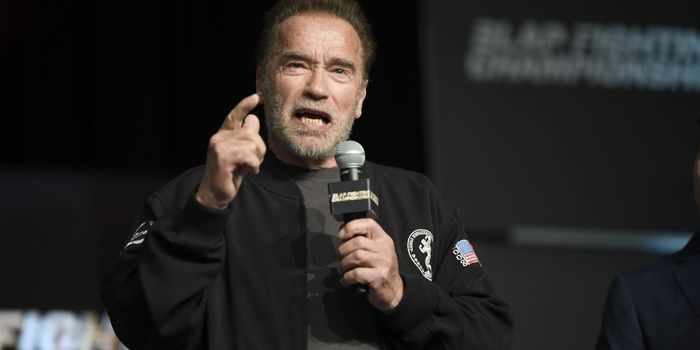 Arnold Schwarzenegger delivers message to Russian troops