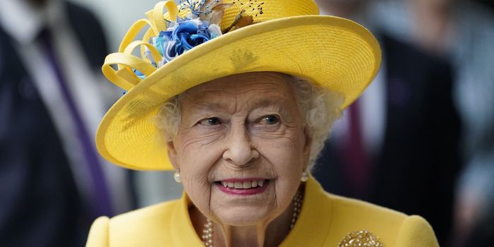 Queen's private jet aborts landing amid electrical storm