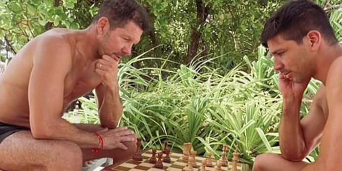 Diego Simeone chess king