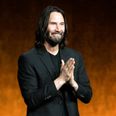 Keanu Reeves stopped to answer a young fan’s question in the most heartwarming celebrity exchange ever