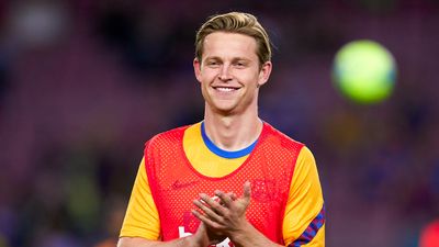 Barcelona want Manchester United to ‘pay Frenkie de Jong’s unpaid wages’