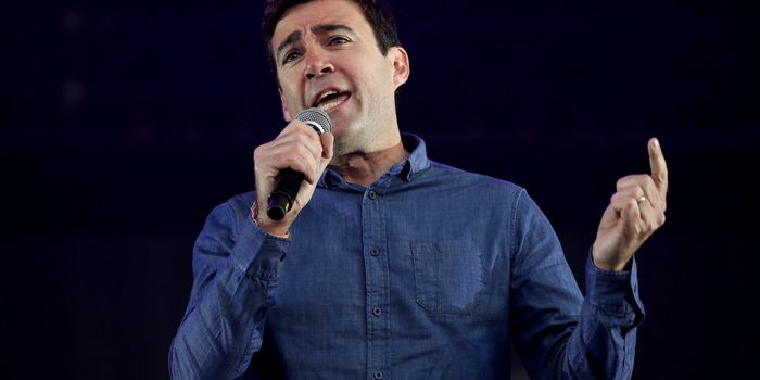 MANCHESTER, ENGLAND - JUNE 10: Mayor of Manchester Andy Burnham pays tribute to the Manchester bombing victims during Parklife Festival 2017 at Heaton Park on June 10, 2017 in Manchester, England. (Photo by Matthew McNulty/Getty Images)