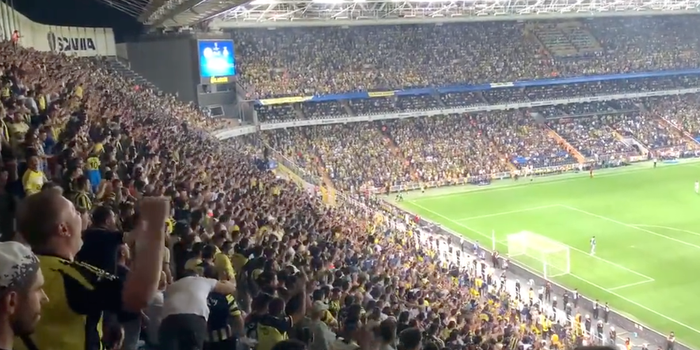 Fenerbahce fans chant Putin Dynamo Kyiv