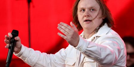 Lewis Capaldi forced to say sorry to Lorraine after offering her ‘seven inches of me’