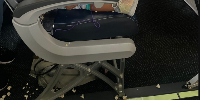 Man slams airline for making pregnant wife clean up toddler's mess