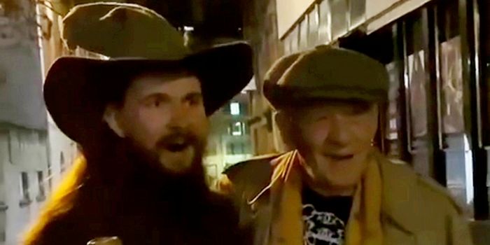 Man dressed as Gandalf bumps into Sir Ian McKellan on birthday bar crawl
