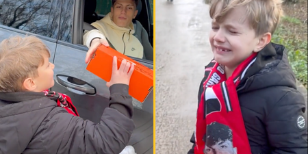 Alejandro Garnacho makes young Man United fan cry with gift